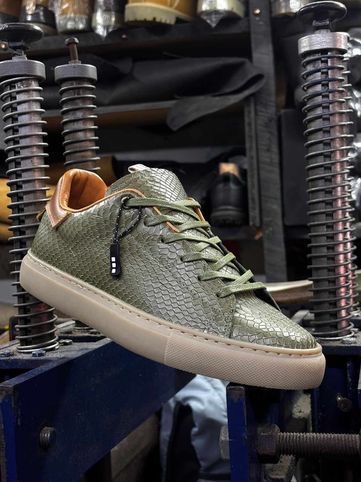 Caiman Green